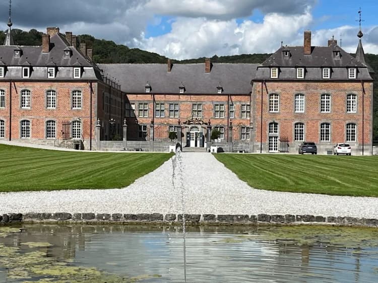 Château de Freÿr